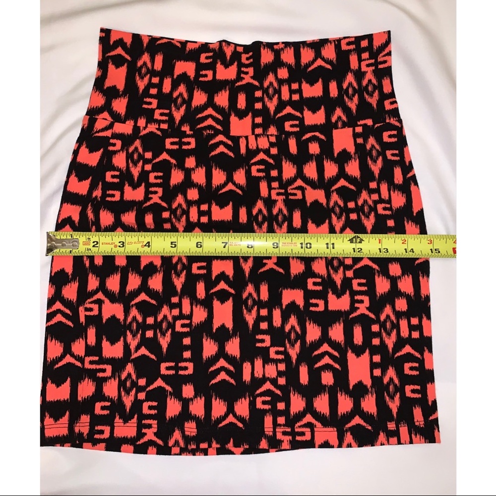 Charlotte Russe Geo-Print Skirt - Picture 3 of 3